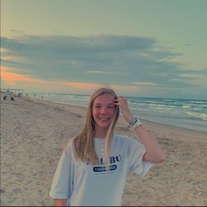 Meet your Posher, Ella